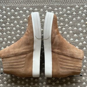 Dolce Vita Women's Cola Ankle Boot suede